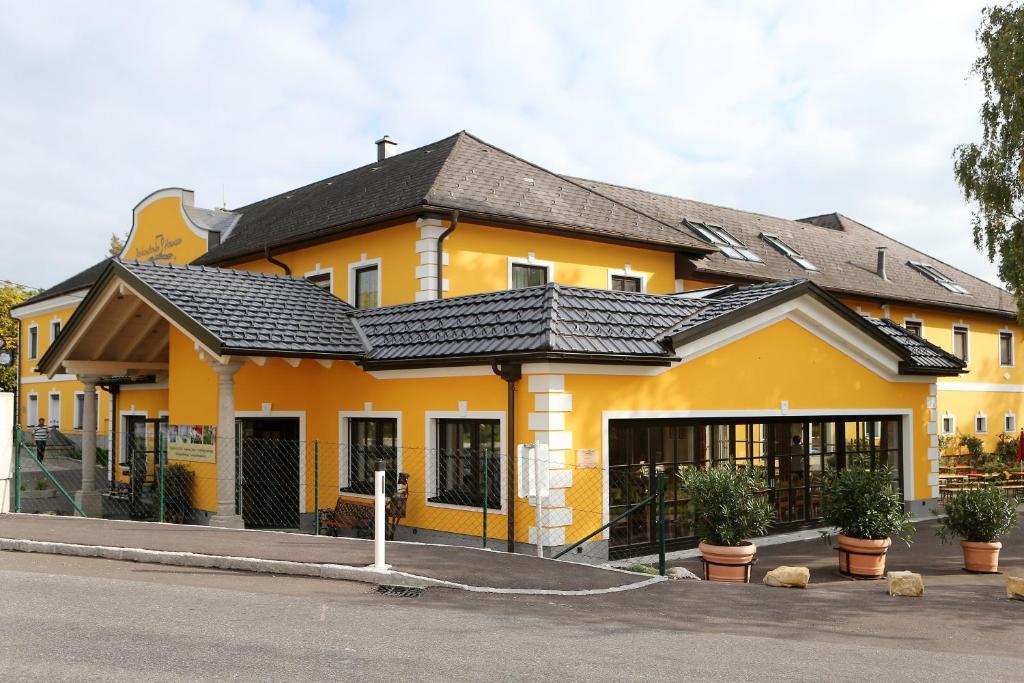 Perbersdorfer Heuriger Hotel Neuhofen an der Ybbs Exterior photo